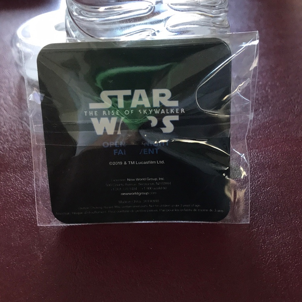 3 Star Wars Pins - Picture 3 of 3